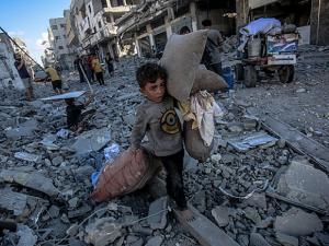 الحرب على غزة: قصف ليلي عنيف يسبق وقفا مرتقبا لإطلاق النار