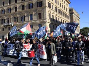 إضراب عام ومليونا متظاهر في إيطاليا احتجاجاً على اعتراض إسرائيل أسطول الصمود