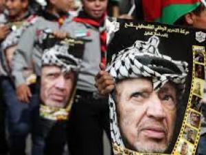 الفلسطينيون يُحيون الذكرى الـ15 لإستشهاد "ياسر عرفات" على وقع الإعداد للإنتخابات