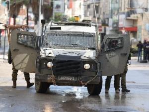 الضفة الغربية | اقتحامات إسرائيلية متزامنة في مدن وبلدات مختلفة