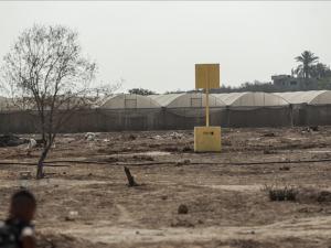 مصدر إسرائيلي: تقسيم غزة لمنطقتين سيجعل الخط الأصفر "جدار برلين"