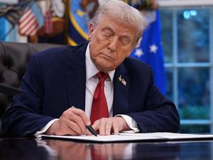 ترامب يباشر إجراءات تصنيف فروع من الإخوان المسلمين "منظمات إرهابية"