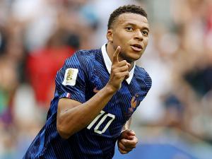 مبابي يصبح الهداف التاريخي لكأس العالم ويتقدم على ميسي بهدفين
