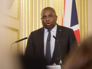 وزير خارحية بريطانيا: سنعترف بدولة فلسطين لدعم حل الدولتين