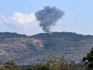 الاحتلال يستهدف مخازن أسلحة لحزب الله ويوسّع غاراته جنوبي لبنان