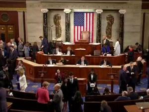 نواب أمريكيون يتخلون عن دعمهم الكامل للاحتلال.. قلقون من الجرائم التي ترتكب بحق المدنيين بغزة