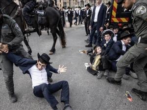 القدس.. اشتباكات بين الشرطة الإسرائيلية ومحتجين من الحريديم