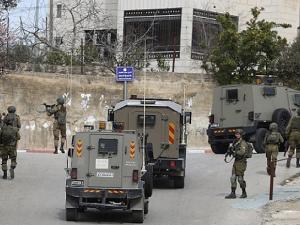 الاحتلال يشن حملة اعتقالات بالضفة والقدس