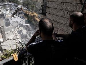 الاحتلال يخطر بهدم 17 منزلا في حي وادي الجوز في القدس