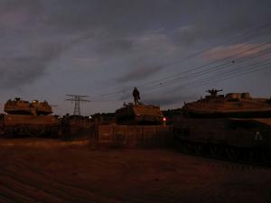الجيش الإسرائيلي يدفع نحو عمليات برية في لبنان