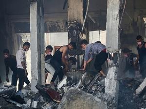 الحرب على غزة: عشرات الشهداء والجرحى باستهداف مربع سكني في بيت لاهيا