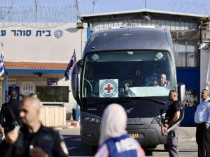 إسرائيل تبحث عن مخرج لأزمة تعليق الإفراج عن أسرى فلسطينيين