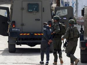 الضفة تحت النار: اعتقالات واقتحامات واعتداءات للمستوطنين