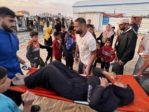 ناجون من مجزرة مركز "أونروا": أشلاء الأطفال تناثرت ونساء تهشمت رؤوسهن