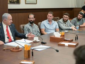 نتنياهو: إذا أرادت حماس الإفراج عن أسرى سنأخذهم ثم نواصل الحرب