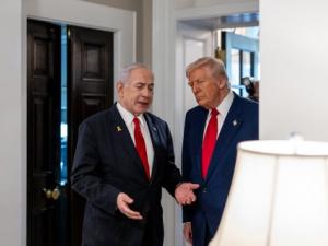 البيت الأبيض يُقصي داعمين لإسرائيل... وقلق في تل أبيب من التحول