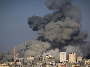 الحرب على غزة: عشرات الشهداء والمصابين وغارات مكثّفة على خانيونس