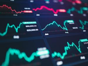 أسعار الذهب ترتفع والفضة تسجل مستوى قياسيا جديدا بعد قرار الفيدرالي الأمريكي