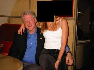 بيل وهيلاري كلينتون يطالبان بجلسة استجواب علنية بشأن علاقتهما بإبستين