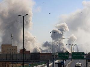 غارات واسعة على إيران وهجمات عدة تستهدف العراق