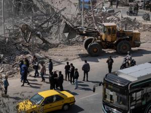 انفجارات عنيفة في طهران وقتيلة باعتداء على البحرين