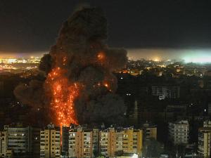 لبنان: عشرات الشهداء والإصابات فجر اليوم بغارات إسرائيلية تتواصل