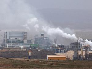 صواريخ من إيران ولبنان تستهدف منطقة المصافي في خليج حيفا