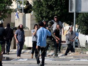 الجيش الإسرائيلي يسعى للتملص من مسؤوليته منع إرهاب المستوطنين