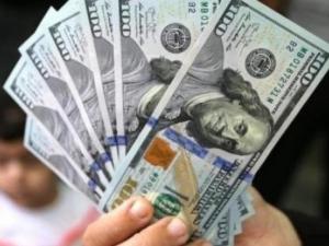 الدولار يحطم الرقم القياسي ويصرف 3.82