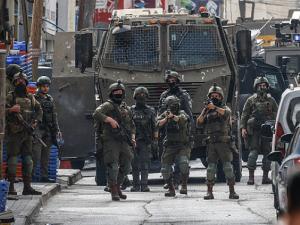 إصابات واعتقالات خلال اقتحامات الضفة والقدس