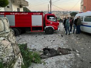 شهيدان بغارة إسرائيليّة على جنوب لبنان وحزب الله يستهدف مواقع إسرائيليّة
