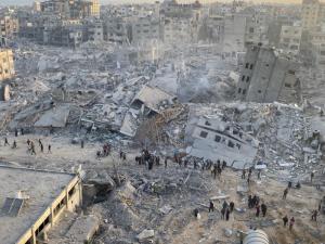 قيادي في “حماس” يؤكد رفض الحركة آخر مقترح إسرائيلي بشأن الهدنة بغزة: لا يتضمن وقفاً تاماً لإطلاق النار