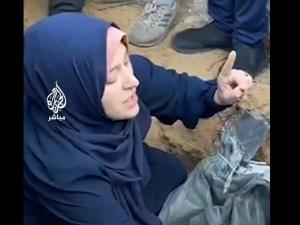 “عيدك في الجنة يا حبيبي”.. زوجة نجل إسماعيل هنية تودع زوجها وابنتيها بكلمات مؤثرة 