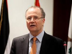  أفاد مراسل صدى نيوز، بأن رئيس الوزراء الفلسطيني د.محمد مصطفى ويرافقه عدد من الوزراء منهم وزير الداخلية، في طريقهم إلى مدينة طولكرم.  وحسب المصادر من المقرر أن يزور الوفد مستشفى طولكرم الحكومي، ومقر المحافظة، كما سيجتمعون مع المحافظ.  ومؤخراً شهد مخيم نور شمس شرق طولكرم، اجتياحاً إسرائيلياً استمر لمدة 3 أيام أسفر عن استشهاد 13 شهيداً، ودمار كبير في البنى التحتية والشوارع والمنازل.   ولم يتضح بعد ما إذا كان برنامج زيارة رئيس الحكومة والوزارء لطولكرم سيشمل زيارة مخيم نورشمس والإطلاع على الأضرار في المخيم، وبي