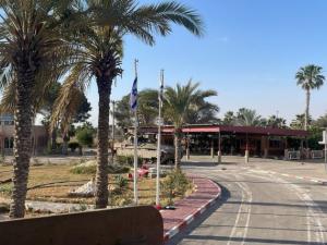 الاحتلال يسيطر على معبر رفح ويواصل غاراته على القطاع