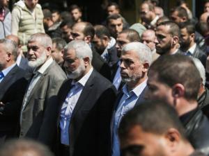 “حماس” تقرر مراجعة استراتيجيتها التفاوضية مع الاحتلال.. ستجري مشاورات مع قيادات المقاومة بعد رفض إسرائيل مقترح الوسطاء 