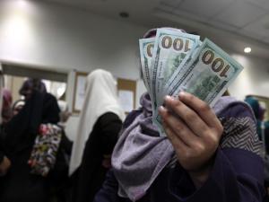 أزمة مالية...