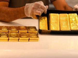 رغم أزمة كورونا.. الذهب ينتعش ويصل لأعلى سعر منذ 9 سنوات
