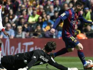 برشلونة يتغلّب على بلنسيا بهدفين