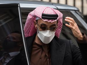 مستشار الأمن القومي الإماراتي يزور طهران بدعوة رسمية