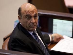 هل يتم اعتقال موفاز في بريطانيا؟