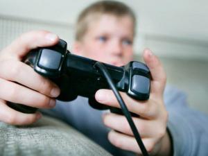 الاطفال والعاب الفيديو 