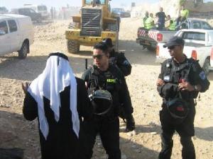 الاستيلاء على أراضي