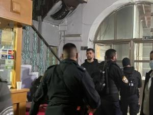 بطاركة الكنائس في القدس يُدينون استيلاء الاحتلال على فندق بالمدينة