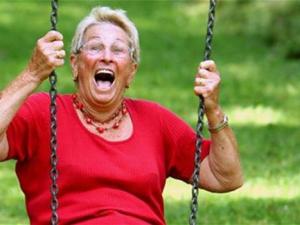 مرأة كبيرة بالعمر