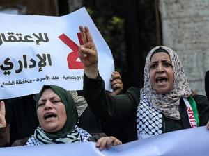 الأسرى الإداريون يصعدون: خطوات احتجاجية وصولا للتمرد والعصيان