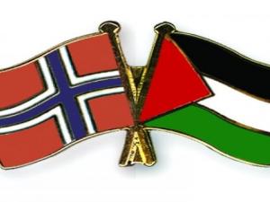 علم النرويج وفلسطين