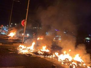 الاحتجاجات في البلدات العربية: اعتقالات متواصلة ولا رادع لاعتداءات المستوطنين