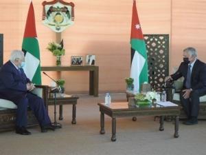 ماذا دار بين الرئيس عباس وملك الأردن في مقر المقاطعة؟