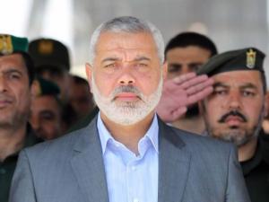 هنية على رأس وفد يصل الجزائر للمشاركة في ستينية الاستقلال